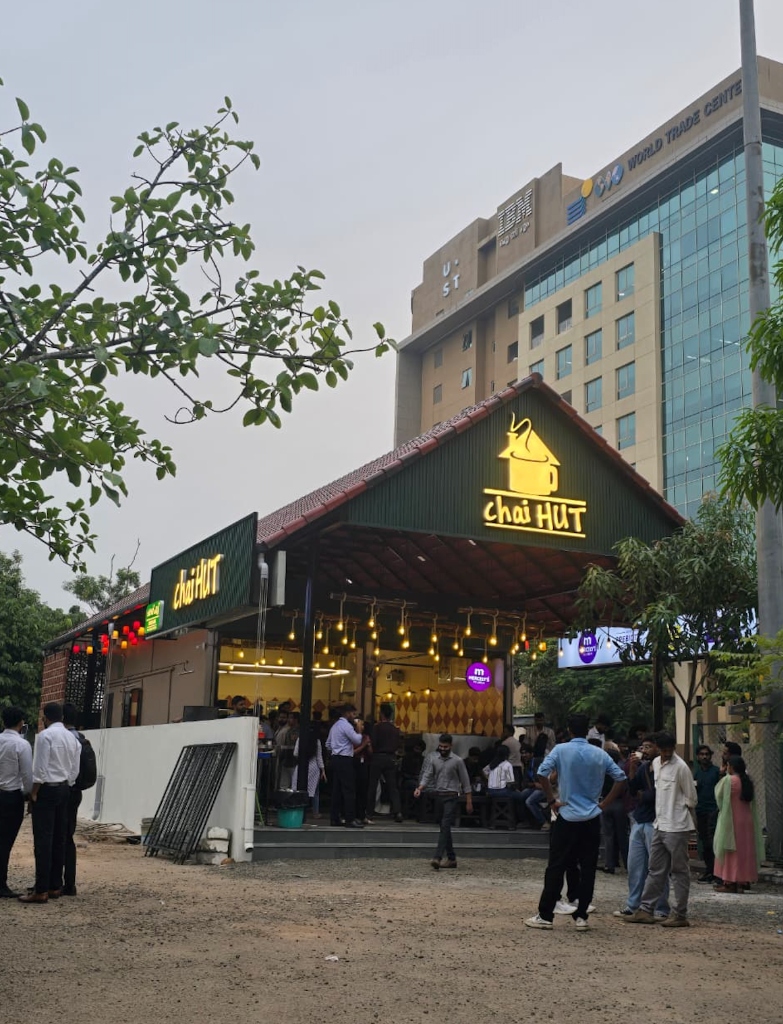 Chai Hut store at Infopark, Kochi — Exterior view with crowd